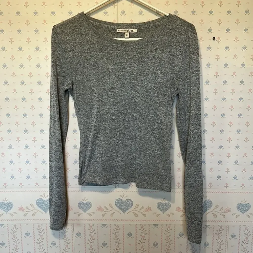 Express One Eleven “Essential” Heathered Gray Long Sleeve Basic Tee - Picture 2 of 10